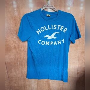 Blue Hollister t-shirt size medium